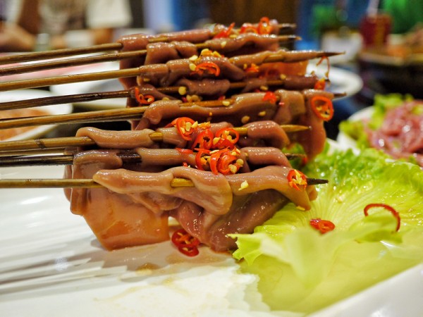 地道家乡味儿,就品串串香 